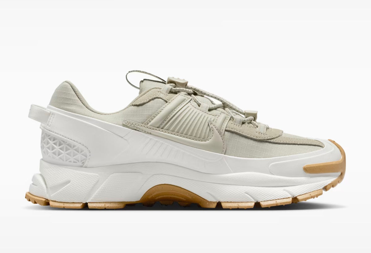 Nike Zoom Vomero Roam HQ2181-100 Sail Gum Women’s 10 New With Box